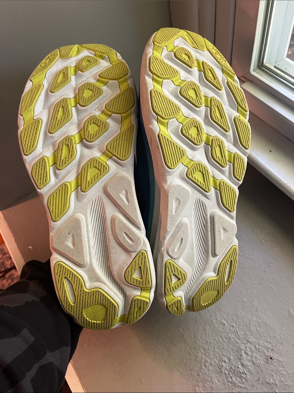 Hoka Clifton 9 Men's Blue Athletic Running Shoes with Yellow Accents - Picture 3 of 4